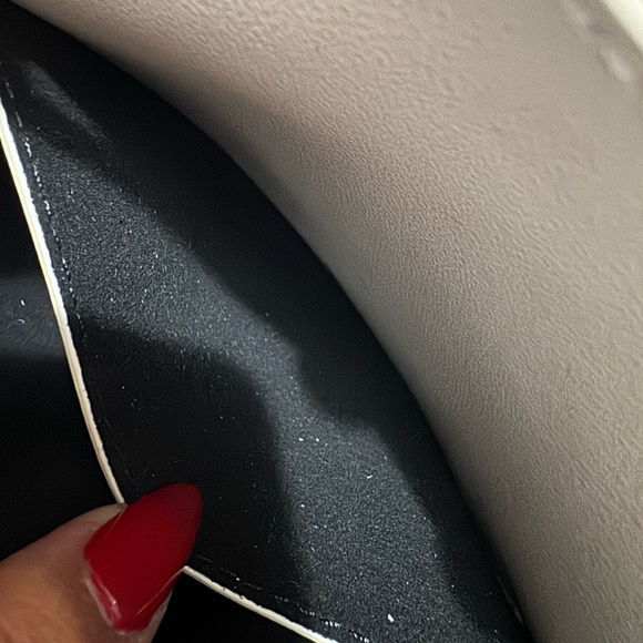 Vera by Verafied Cream Ring Handle Bag - Picture 10 of 10